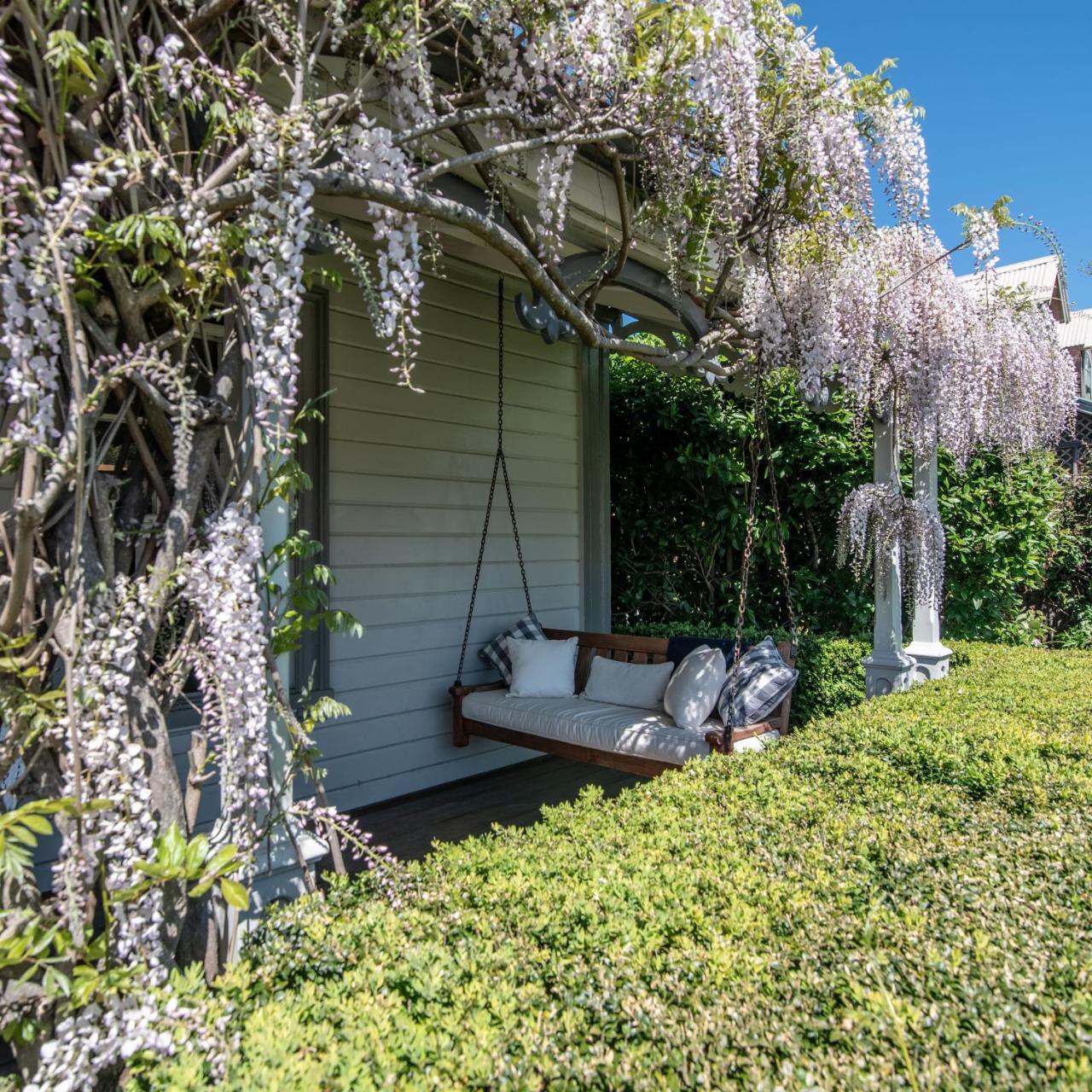 French Bay House Bed & Breakfast Akaroa Exterior photo